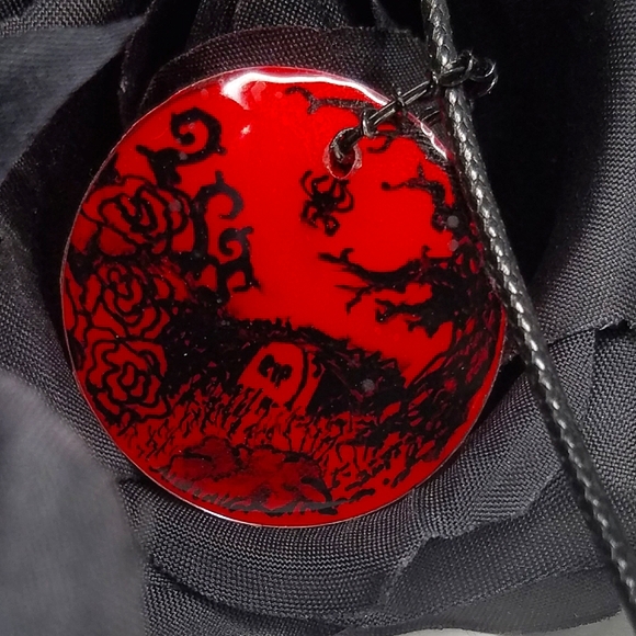 Eerie Red Scene Necklace - Picture 2 of 12